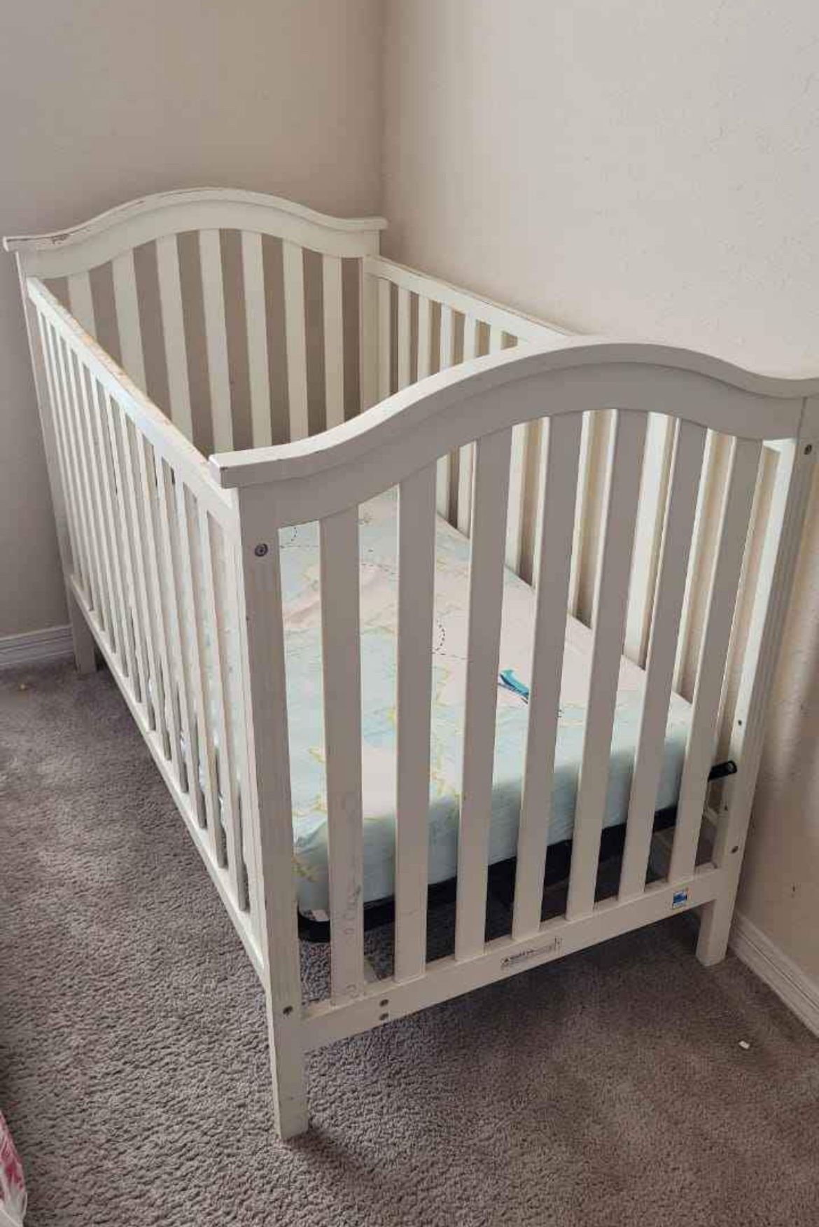 Baby crib (Graco)
