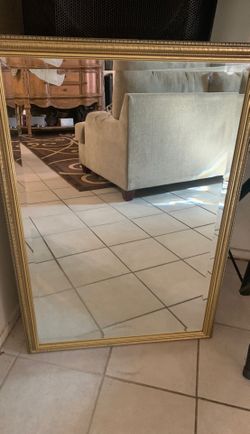 Wall mirror