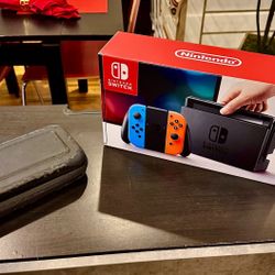 Nintendo switch W/ Carrying Case