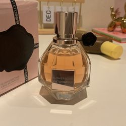 VICTOR AND ROLF FLOWER BOM PERFUME, BRAN NEWW!
