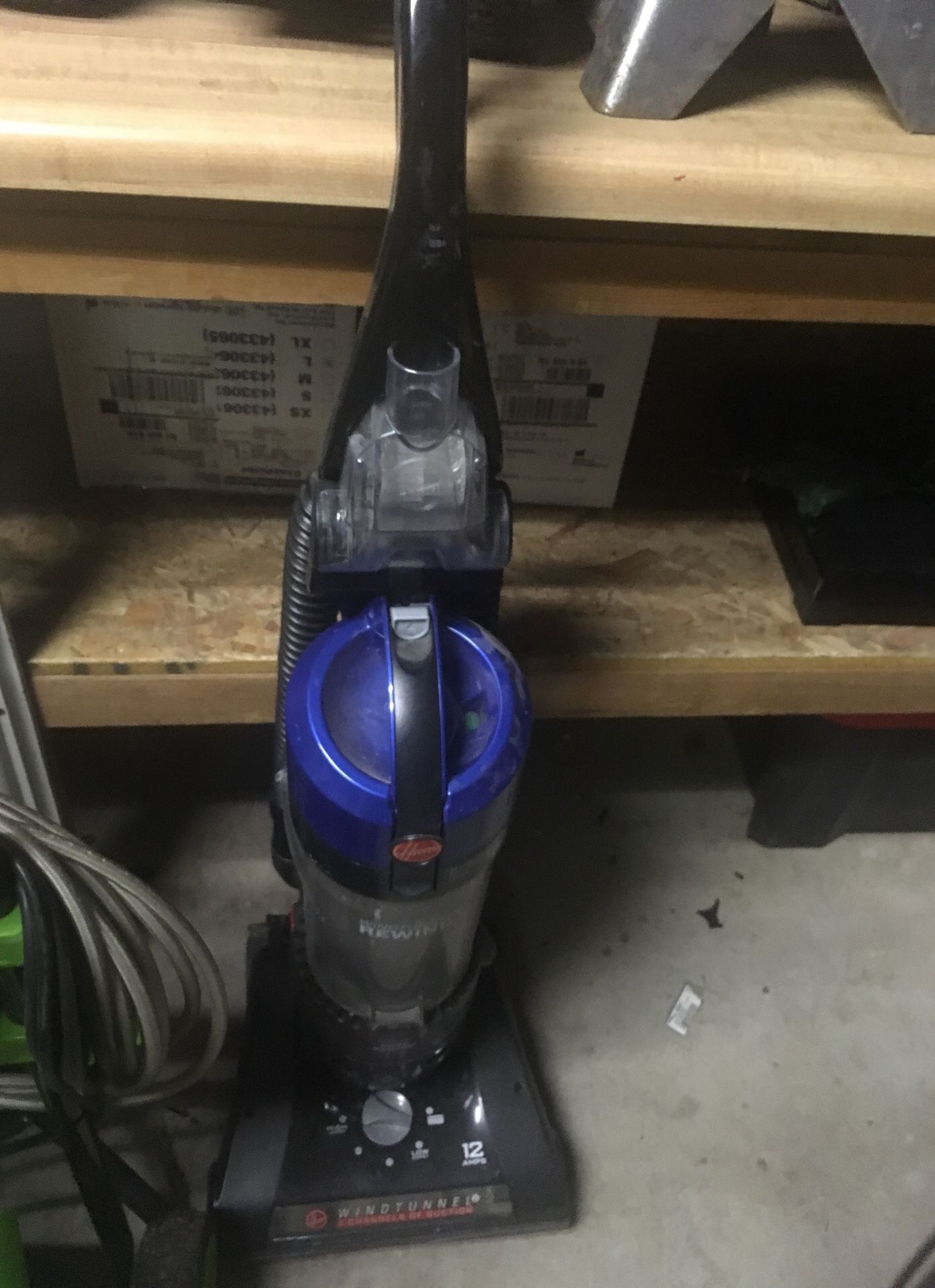 Hoover wind tunnel vacuum