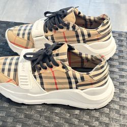 Great Condition Burberry Ladies Trainer Shoe Size 40.5
