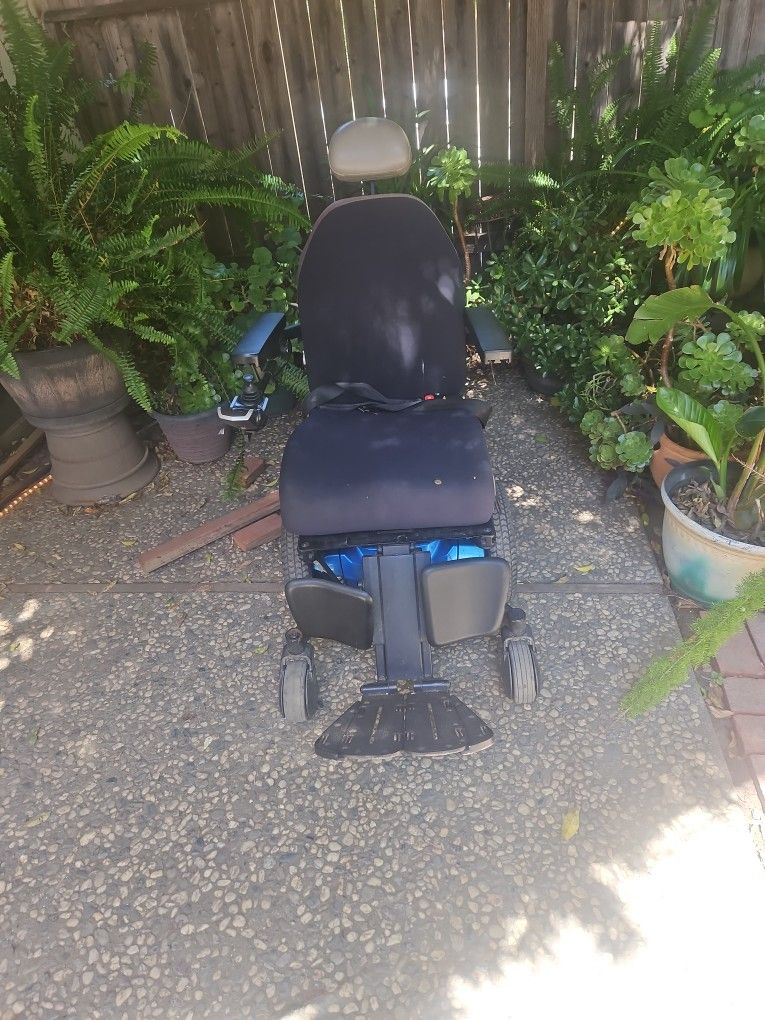 Quantum Power Chair