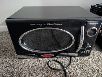 Nostalgia Retro 800 Watt Microwave Large