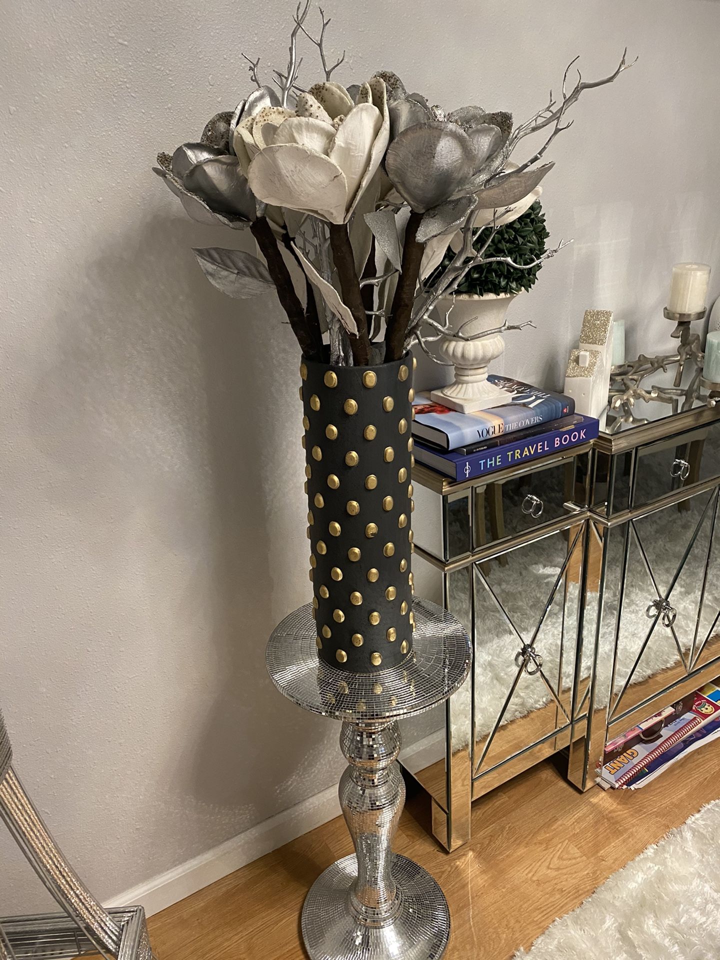 Vase with fake Flowers New