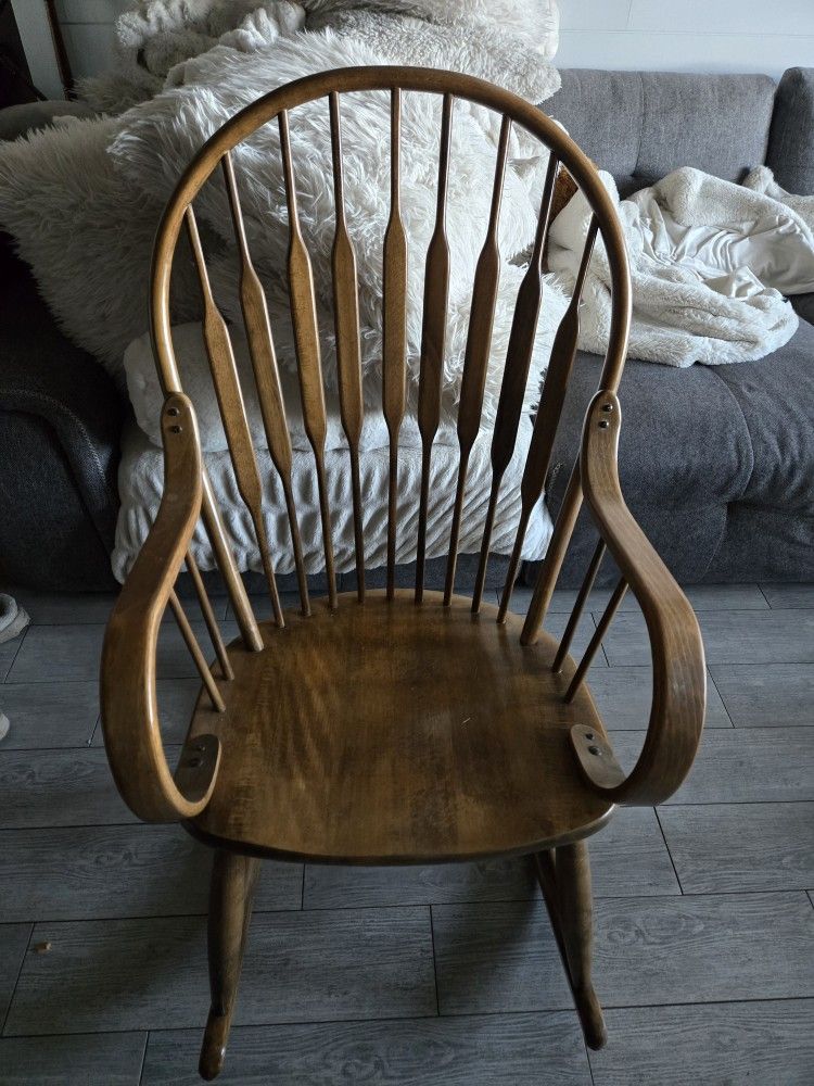 Rocking Chair Antique EXCELLENT CONDITION