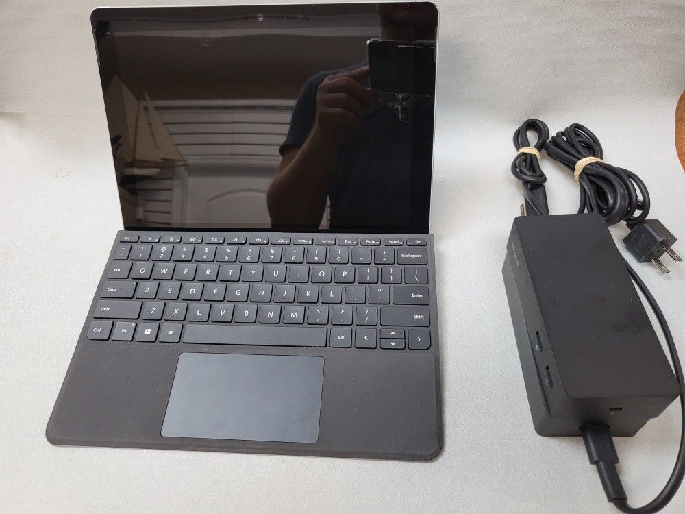 Microsoft Surface 1824