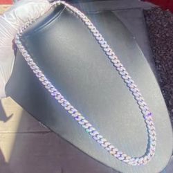 [ONE DAY ONLY] 925 Silver (WHITE GOLD) MOISSANITE 22” 8mm  Cuban Link Chain