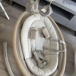 Maxi-Cosi Cassia Smart Baby Swing (360° Rotating, Motion Sensor) – Like New