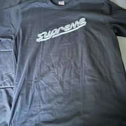 Brand New Supreme Banner Shirt Size:L