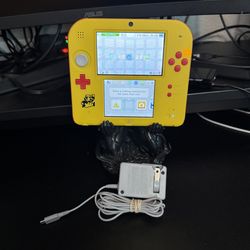 Nintendo 2DS Super Mario Maker Edition With OEM Charger and Game