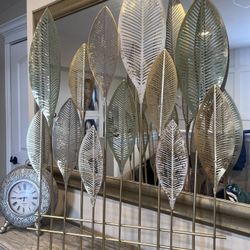 Gold Leaf Hang Up Decoratuin 