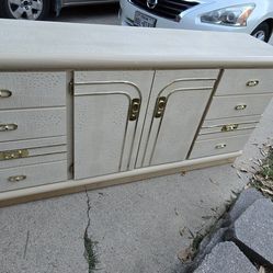 Juego de cuarto (bedroom set)