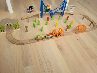 Kids Wooden Train Track Set (75 pcs)