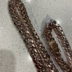 New 18k Rose Gold Cuban Link Chain And Bracelet 