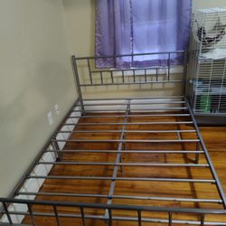 Queen Size Bed 