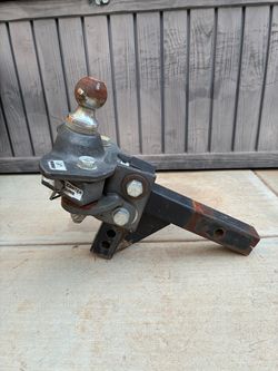 Adjustable Height Tow Hitch