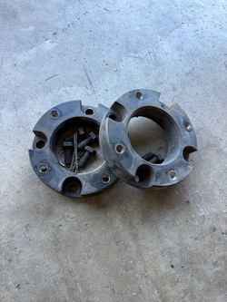 Toyota tundra 2 .5 front leveling kit 2018