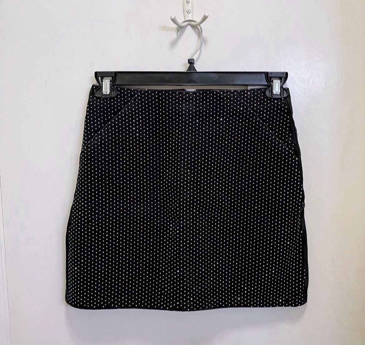 ✨Bling Bling Black Jean Short Skirt(Brand New) Size 6 (Pick up🛒 In Bellevue)*Check out my Other Posts 🎁