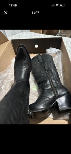 Ariat cowgirl boots