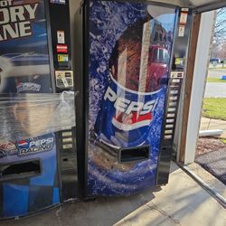 4 Vending Machines $1450 