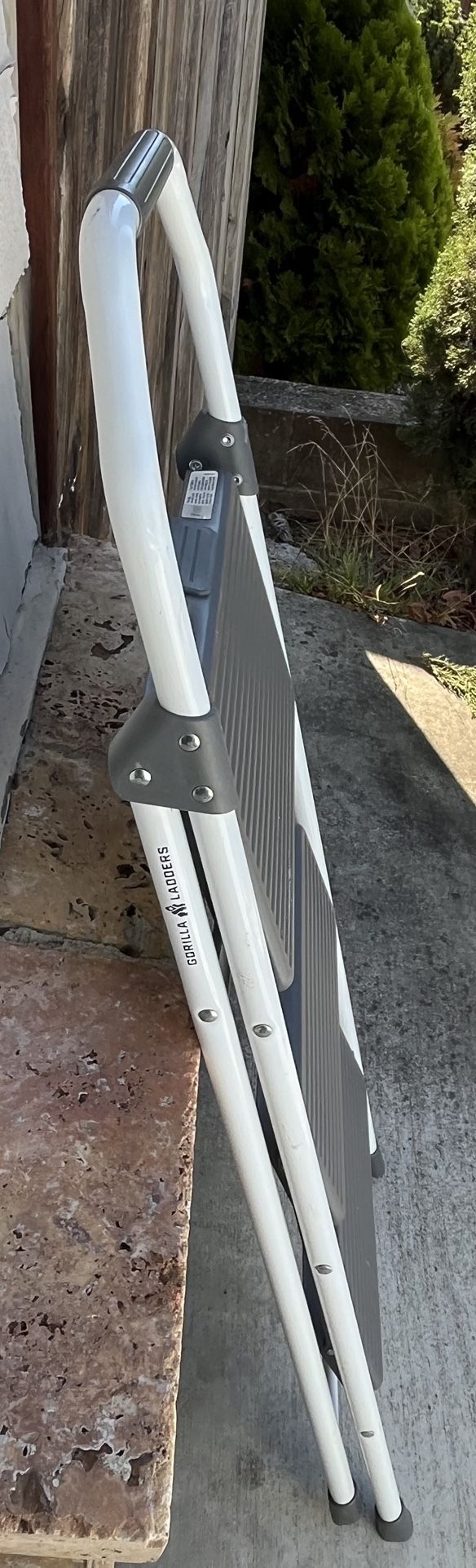 Like-new Stepladder  For Sale!