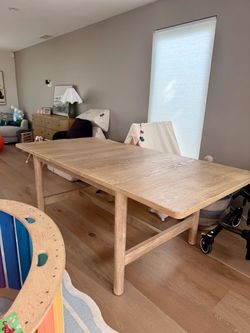 West Elm Hargrove Expandable Dining Table 60-80” Seat 4-6