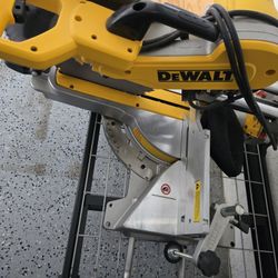 12 In DEWALT Miter Saw