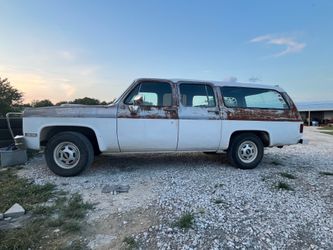 1981 suburban 2500 12 V Cummins swapped