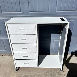 Dresser for Bedroom with Clothes Rack & Mirror, 5 Fabric Drawers