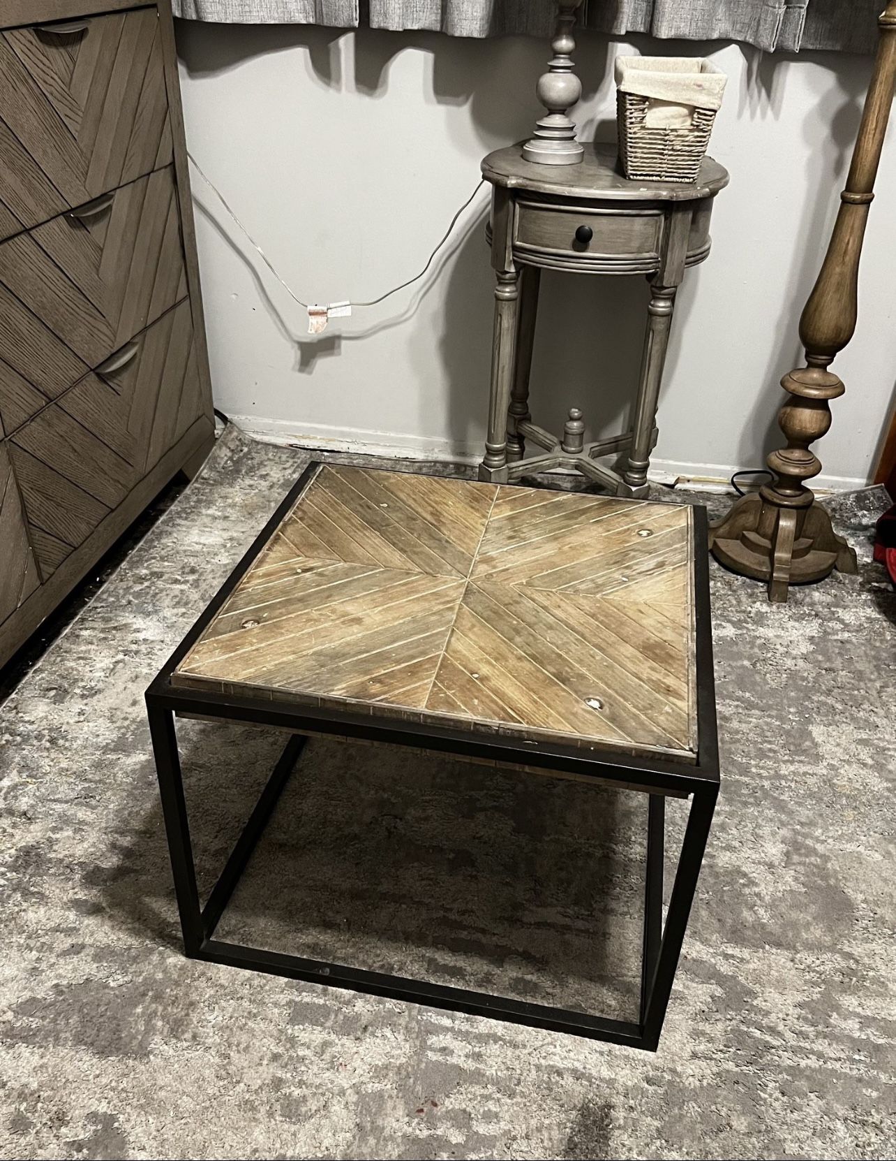 COFFEE TABLE/SIDE TABLE