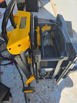 Dewalt 10-in table saw with rolling table stand (DWE7491RS)