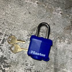 Weatherproof Master Lock with 2 Keys