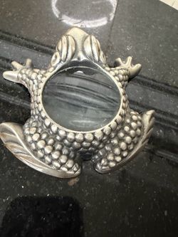 Vintage Bombay Frog Shaped Pewter Magnifying Glass 4”x4”
