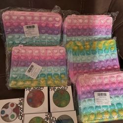 New set of 5 fidget purses and light up fidget spinner bracelets