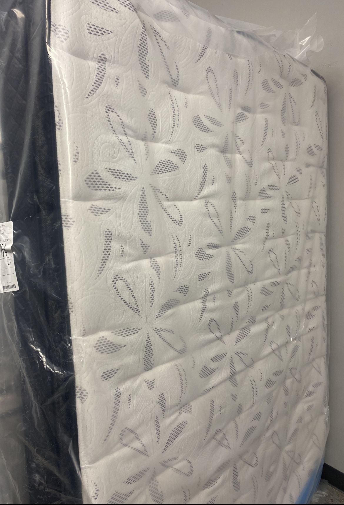 Queen Pillow Top (NEW)