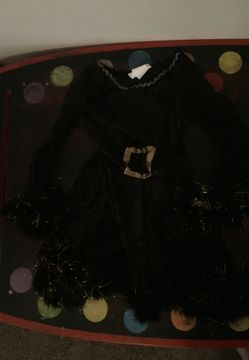 Girls witch Halloween costume