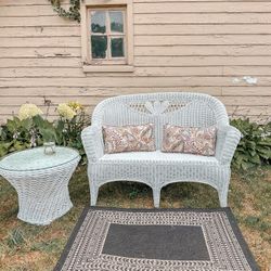 White Wicker Patio Set 