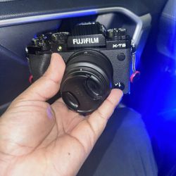 Fujifilm XT5 W/ 3 Lenses