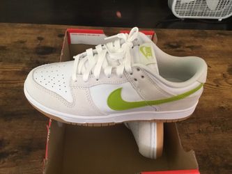 New Nike Dunk Low size 8M/9.5W