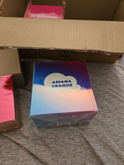 Ariana Grande CLOUD