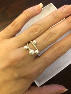 Pearl detail ring