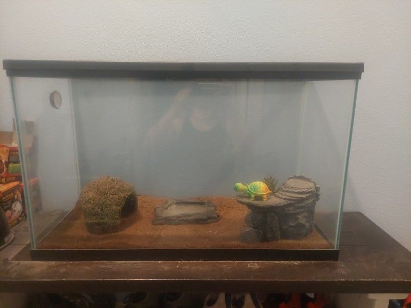 Reptile Enclosure (Tank)
