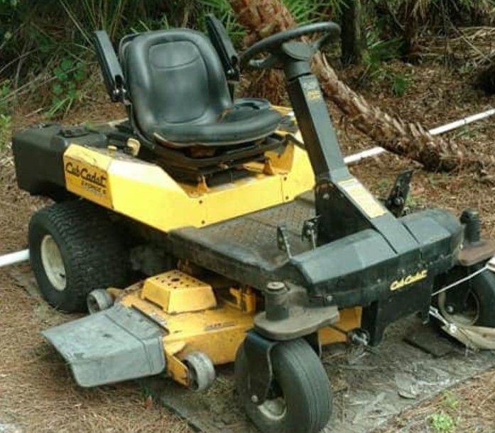 Cub Cadet Zforce S 48in deck (Steering Wheel Zero Turn)