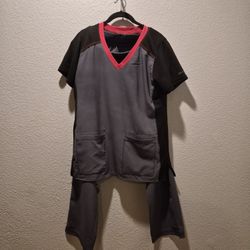 Carhartt Medium Scrub Set