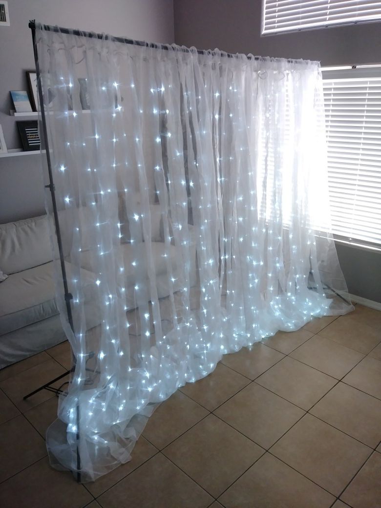 String lights backdrop with stand / photobooth