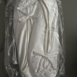 David’s Bridal Isabelle White Wedding Slippers Size Large