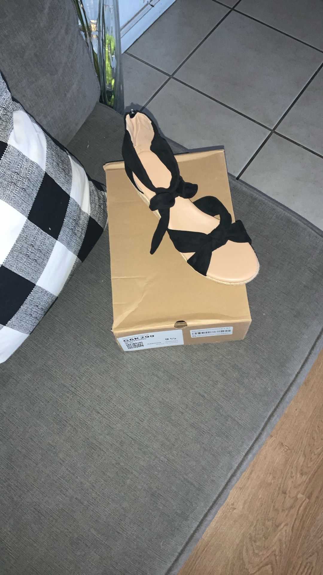 Sandals Yarrow Platform Wedge Black Womens Size 9.5 New With Box 