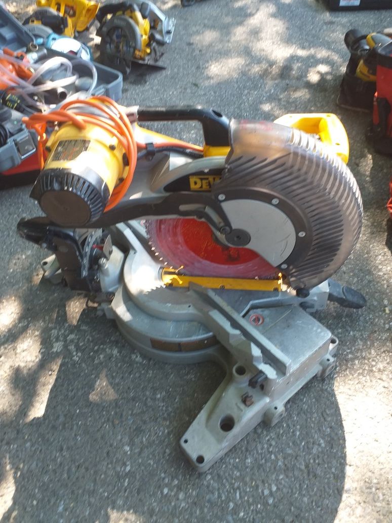 Dewalt miter saw 12 de las que se quiebran