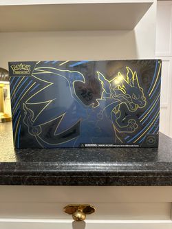 Charizard Ultra Premium Collection